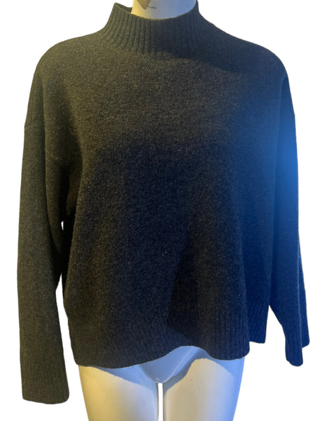UNIQLO Grey Stretch Knit Mockneck Sweater Size Large L (Hip Length)