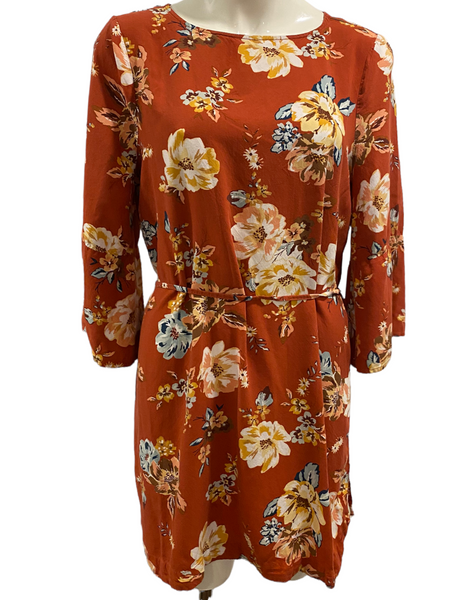 BEACHLUNCHLOUNGE $78.00 Rust Orange/Red Floral Dress with Thin Tie Belt Size Medium M